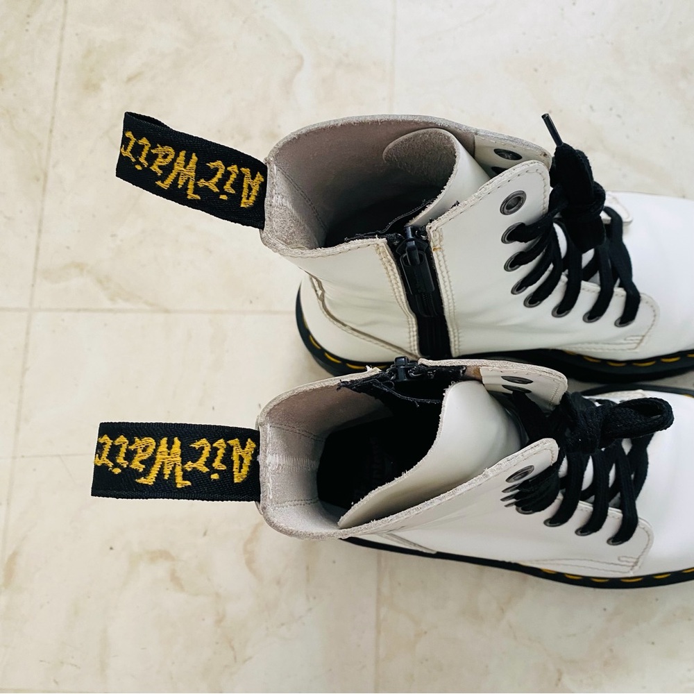 $180 Dr. Martens Jadon White Smooth Leather 8-eye High Top Platform Boots Size 7 - Picture 11 of 15